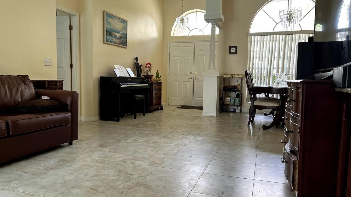 Room In Citrus Park And Carollwood, Close To The Airport & Downtown Tampa Extérieur photo